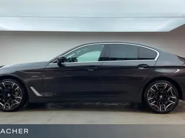 BMW 530i A xDrive Luxury-Line AHK LCProf ACC
