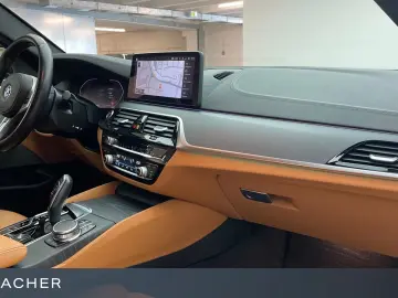 BMW 530i A xDrive Luxury-Line AHK LCProf ACC