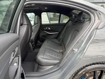 BMW 320d xDrive M Sport 360 Memo H&K HUD M Sitze ACC