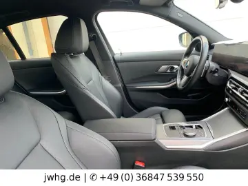 BMW 320 d xDrive M Sport 360 DrivingProf 19  HeadUp