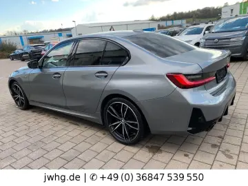 BMW 320 d xDrive M Sport 360 DrivingProf 19  HeadUp