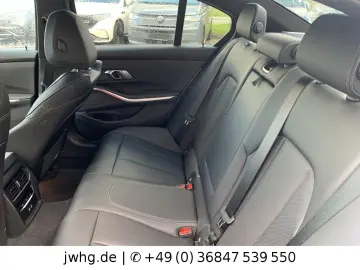 BMW 320 d xDrive M Sport 360 DrivingProf 19  HeadUp