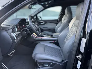 AUDI Q7 S line 55TFSI COMP PLUS AHK MATRIX 7SITZER