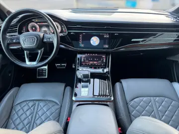 AUDI Q7 S line 55TFSI COMP PLUS AHK MATRIX 7SITZER