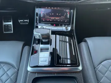 AUDI Q7 S line 55TFSI COMP PLUS AHK MATRIX 7SITZER