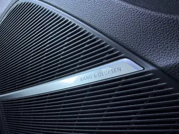 AUDI Q7 S line 55TFSI COMP PLUS AHK MATRIX 7SITZER
