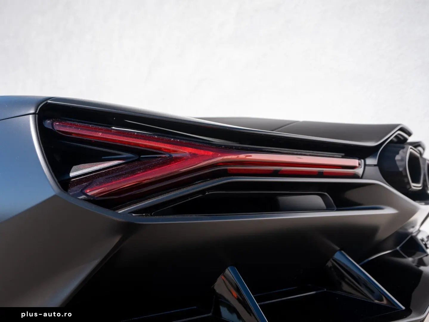 LAMBORGHINI Revuelto V12 SPORTSEAT CORSA-TEX PASSENGER-DISPL