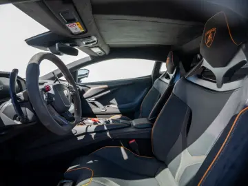 LAMBORGHINI Revuelto V12 SPORTSEAT CORSA-TEX PASSENGER-DISPL