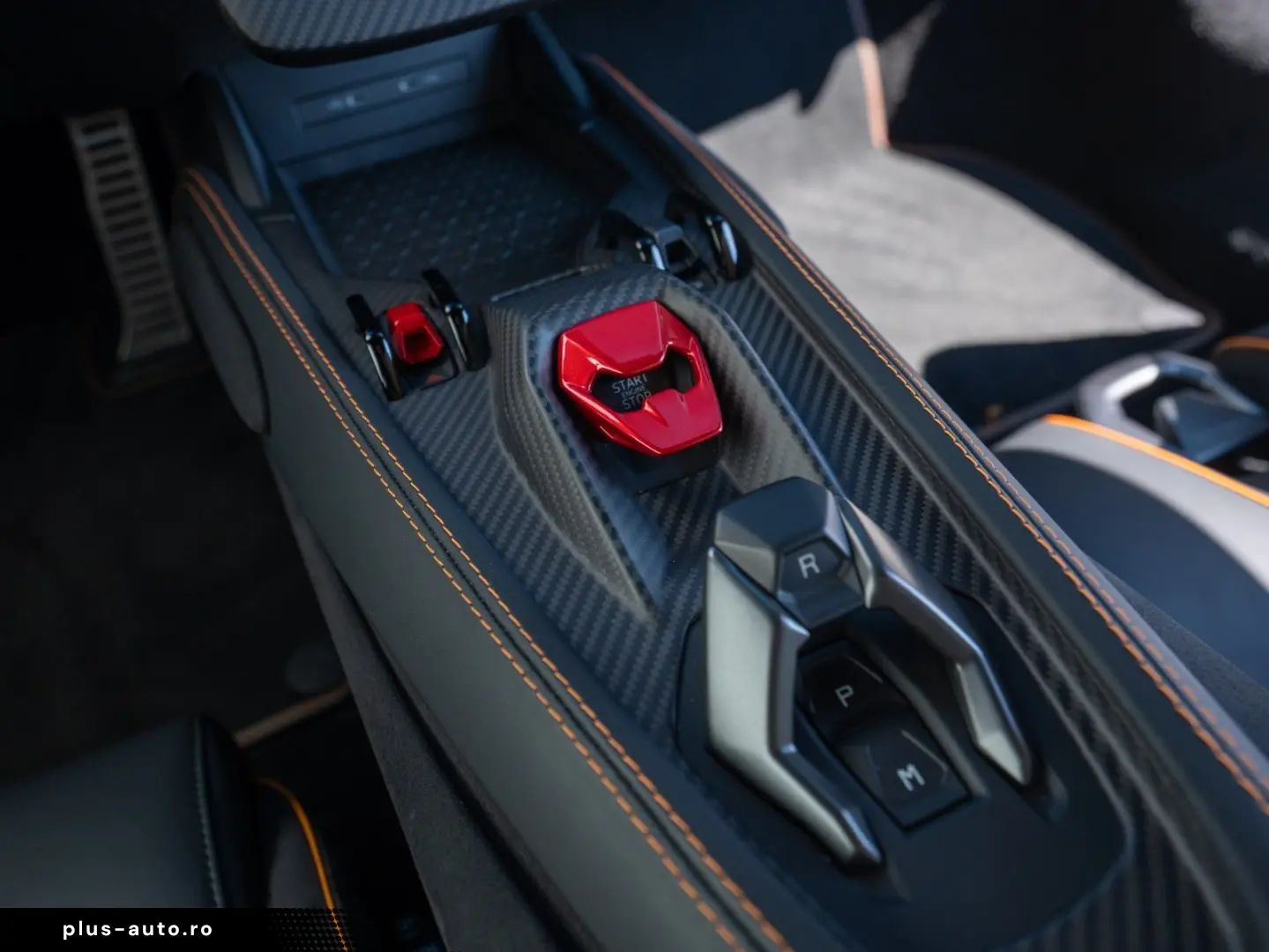 LAMBORGHINI Revuelto V12 SPORTSEAT CORSA-TEX PASSENGER-DISPL
