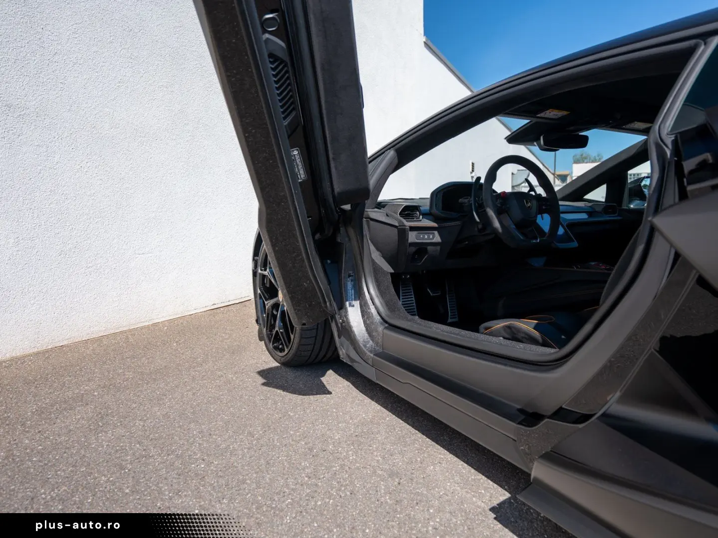 LAMBORGHINI Revuelto V12 SPORTSEAT CORSA-TEX PASSENGER-DISPL