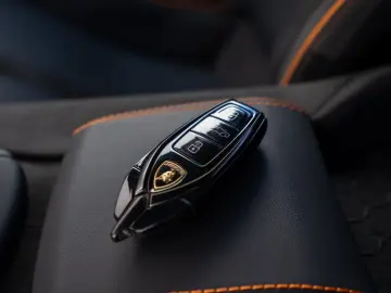 LAMBORGHINI Revuelto V12 SPORTSEAT CORSA-TEX PASSENGER-DISPL