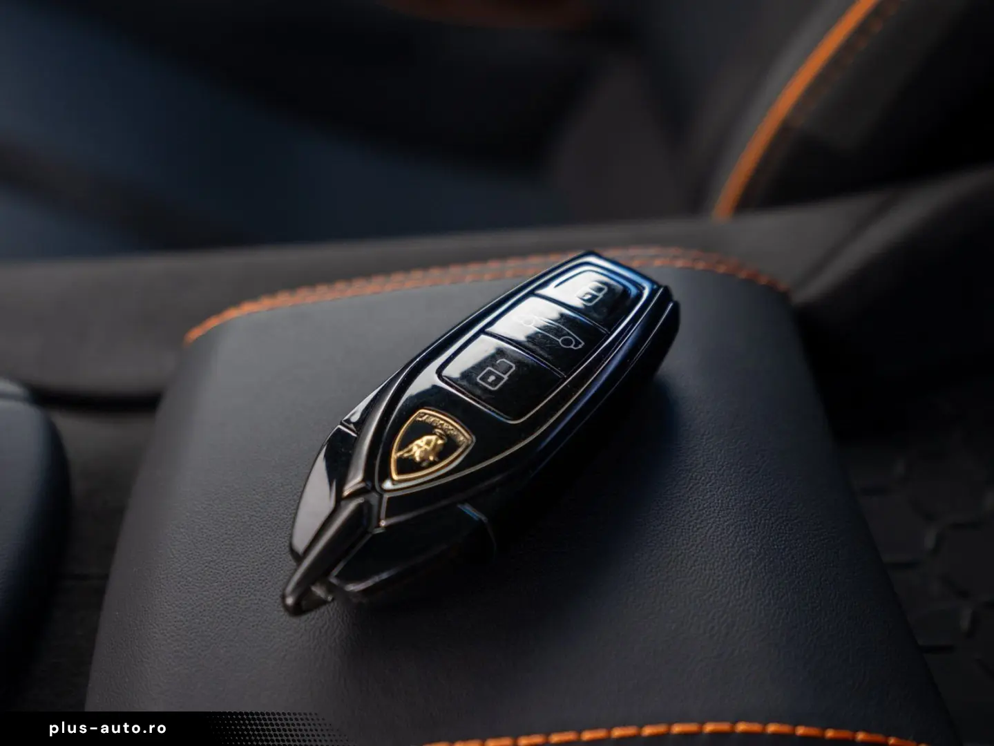 LAMBORGHINI Revuelto V12 SPORTSEAT CORSA-TEX PASSENGER-DISPL