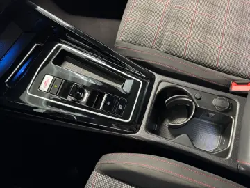 VW Golf GTI DSG PANO HARMAN APP NAVI KAMERA