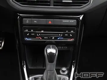 VW T-Cross 1.5 TSI DSG R-Line AHK Kamera Matrix Tra