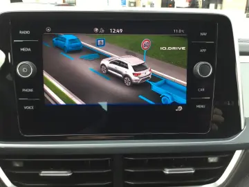 VW T-Roc 1.5 TSI DSG Style AHK MatrixLED ACC Pano