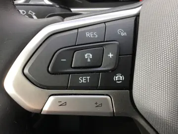 VW T-Roc 1.5 TSI DSG Style AHK MatrixLED ACC Pano
