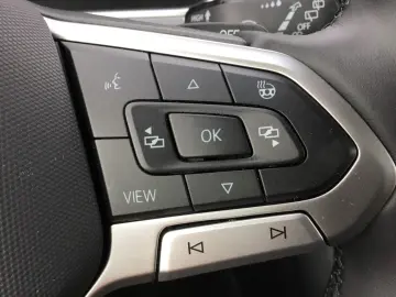 VW T-Roc 1.5 TSI DSG Style AHK MatrixLED ACC Pano