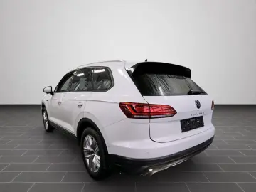 VW Touareg 3.0 TDI 4Motion AHK RFK Luftfederung NAV