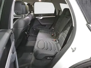 VW Touareg 3.0 TDI 4Motion AHK RFK Luftfederung NAV