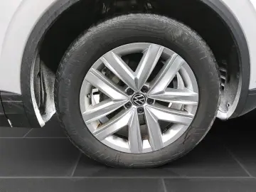 VW Touareg 3.0 TDI 4Motion AHK RFK Luftfederung NAV