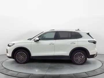 VW Tiguan 2.0TDI Elegance 4M DSG Pano AHK Navi LED