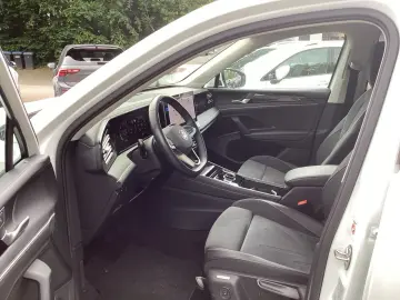 VW Tiguan 2.0TDI Elegance 4M DSG Pano AHK Navi LED