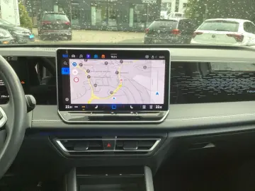 VW Tiguan 2.0TDI Elegance 4M DSG Pano AHK Navi LED
