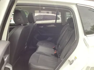 VW Tiguan 2.0TDI Elegance 4M DSG Pano AHK Navi LED