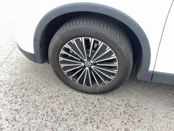 VW Tiguan 2.0TDI Elegance 4M DSG Pano AHK Navi LED
