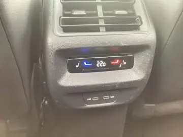 VW Tiguan 2.0TDI Elegance 4M DSG Pano AHK Navi LED