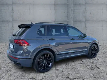 VW Tiguan 2.0 TSI DSG 4M R-LINE MATRIX PANO NAV ACC