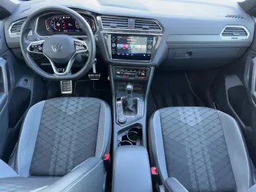 VW Tiguan 2.0 TSI DSG 4M R-LINE MATRIX PANO NAV ACC