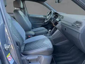 VW Tiguan 2.0 TSI DSG 4M R-LINE MATRIX PANO NAV ACC