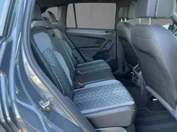 VW Tiguan 2.0 TSI DSG 4M R-LINE MATRIX PANO NAV ACC