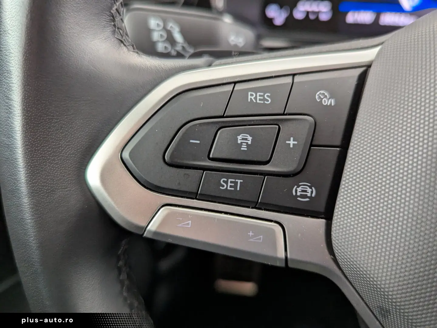 VW T-Roc 2.0 TDI R-Line 4Motion DSG LED NAVI ACC VC