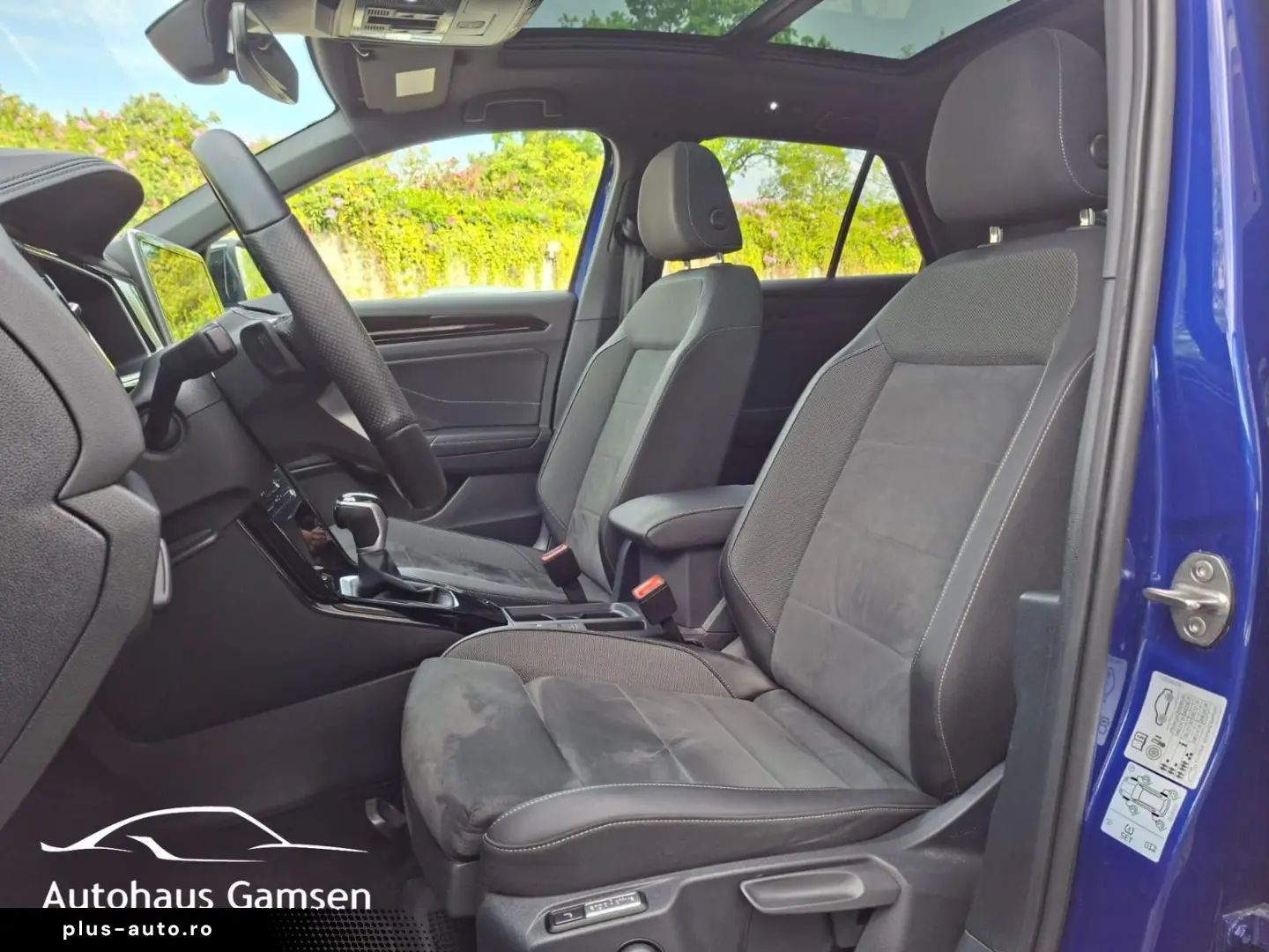 VW T-Roc 1.5 TSI DSG R-Line NWGar Pano Matrix Sound