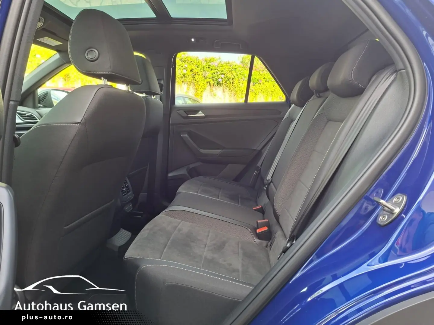VW T-Roc 1.5 TSI DSG R-Line NWGar Pano Matrix Sound