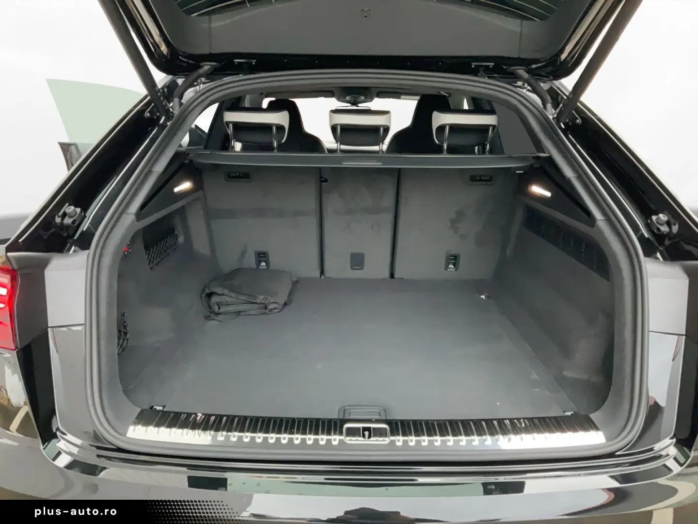 AUDI RSQ8 4.0 TFSI quattro tiptronic   STANDHZ.   AHK