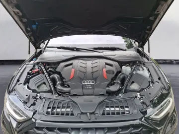 AUDI S8 TFSI 420(571) kW(PS) tiptronic