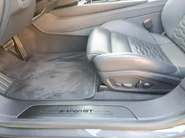 AUDI e-tron GT quattro DYN-PAK HEAD 4xKAM MATRIX AIR