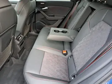 AUDI Q6 e-tron edition one blue quattro AHK PANO B&O