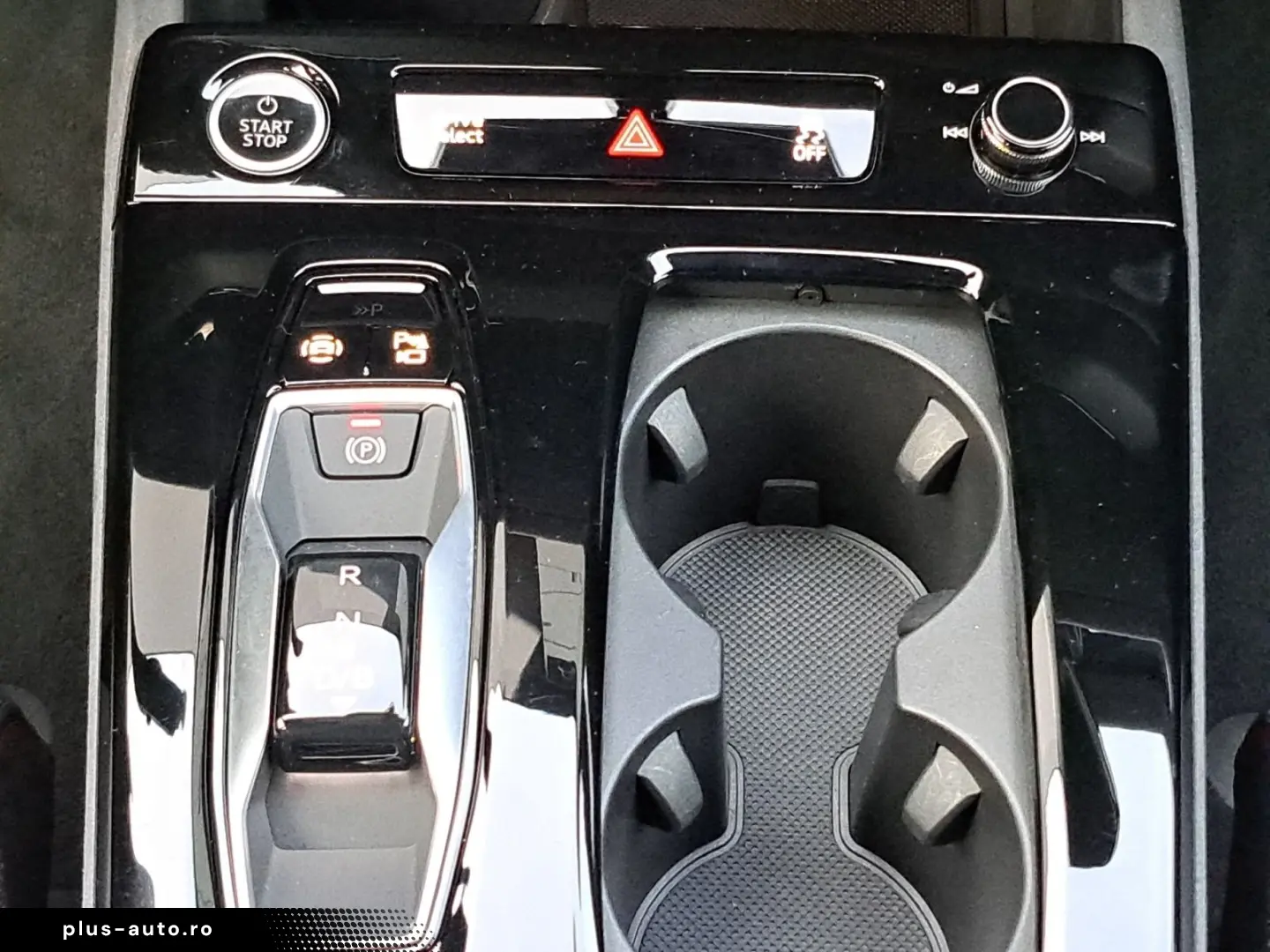 AUDI Q6 e-tron edition one blue quattro AHK PANO B&O