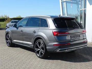 AUDI Q7 45 TDI quattro - Matrix LED   Allradlenkung