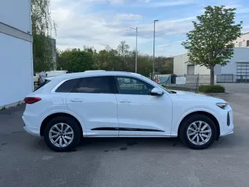 AUDI Q5 2.0 TDI quattro S Line Voll 5Jahre Garantie