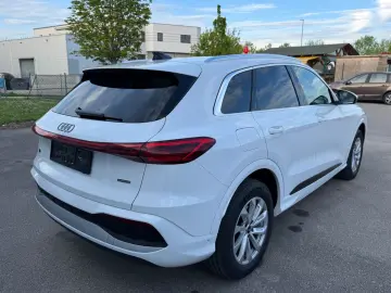 AUDI Q5 2.0 TDI quattro S Line Voll 5Jahre Garantie
