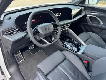 AUDI Q5 2.0 TDI quattro S Line Voll 5Jahre Garantie