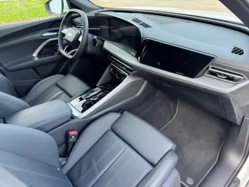 AUDI Q5 2.0 TDI quattro S Line Voll 5Jahre Garantie