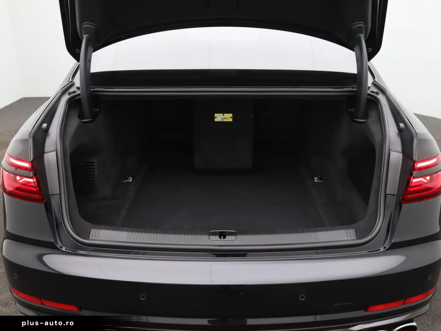 AUDI S8 TFSI quattro   Pano  Matrix  360   B&O  OLED
