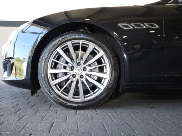MASERATI Quattroporte 3.0 V6 Modena 360  TOTW ACC HK R19