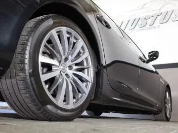 MASERATI Quattroporte 3.0 V6 Modena 360  TOTW ACC HK R19